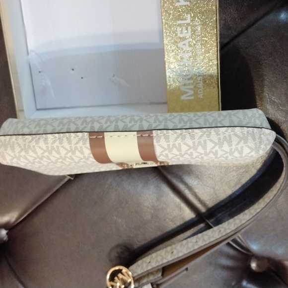 NIB Michael Michael Kors Signature S/M Belt Bag - Picture 7 of 16